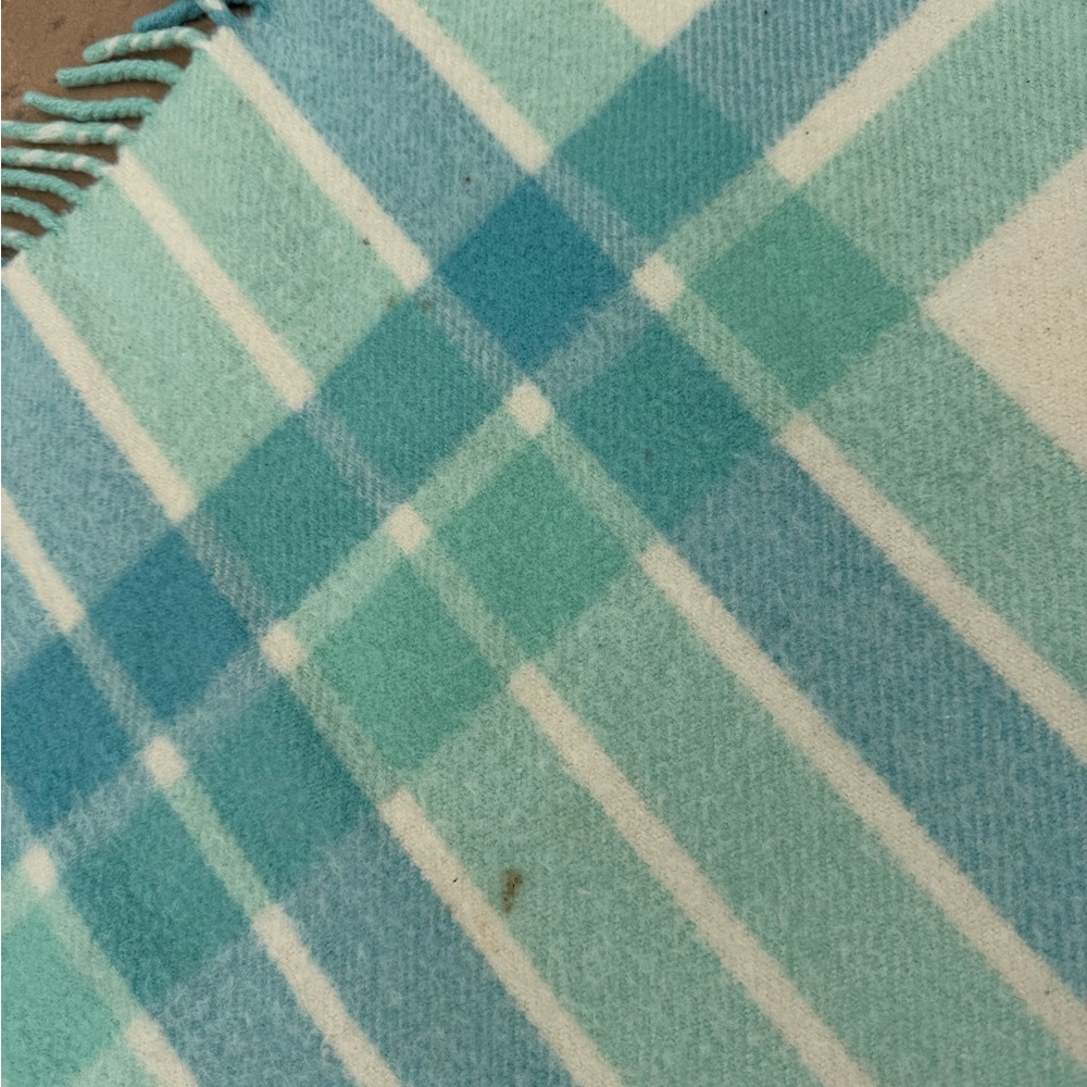 Vintage Royal Rose Wool Blanket Made in Great Britain Plaid Throw Fringe - Picture 5 of 9